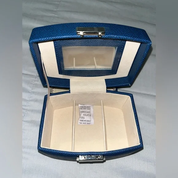 Brand New Na Hoku Jewelry Box with Key - Picture 3 of 4